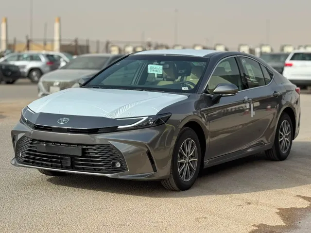 تويوتا كامري E ستاندر 2026 جديدة